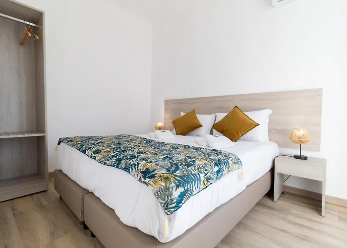 Alojamento de Turismo Rural Serpins Estação Al *